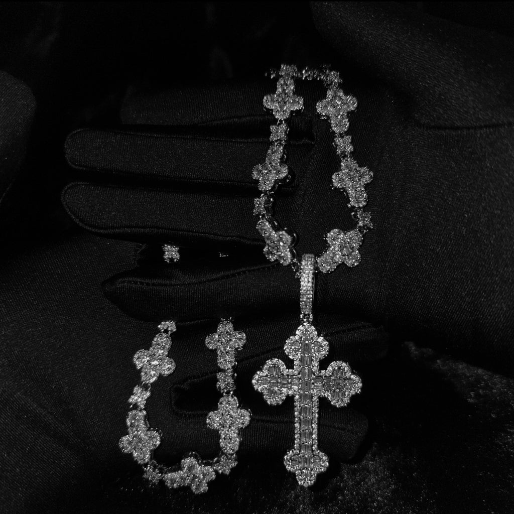 Santa Cadena ¨ICED OUT¨