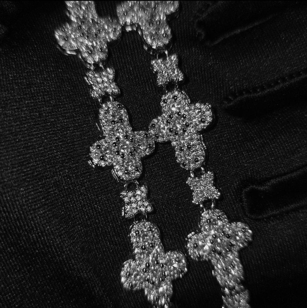 Santa Cadena ¨ICED OUT¨